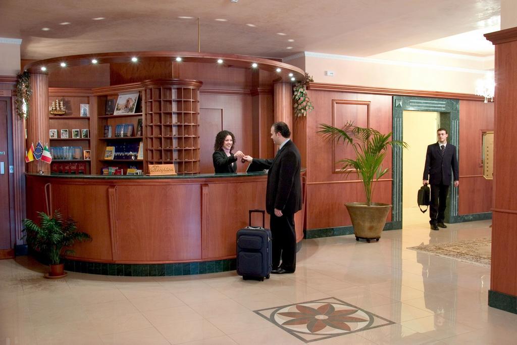 Hotel Sorriso Lucera Exterior photo